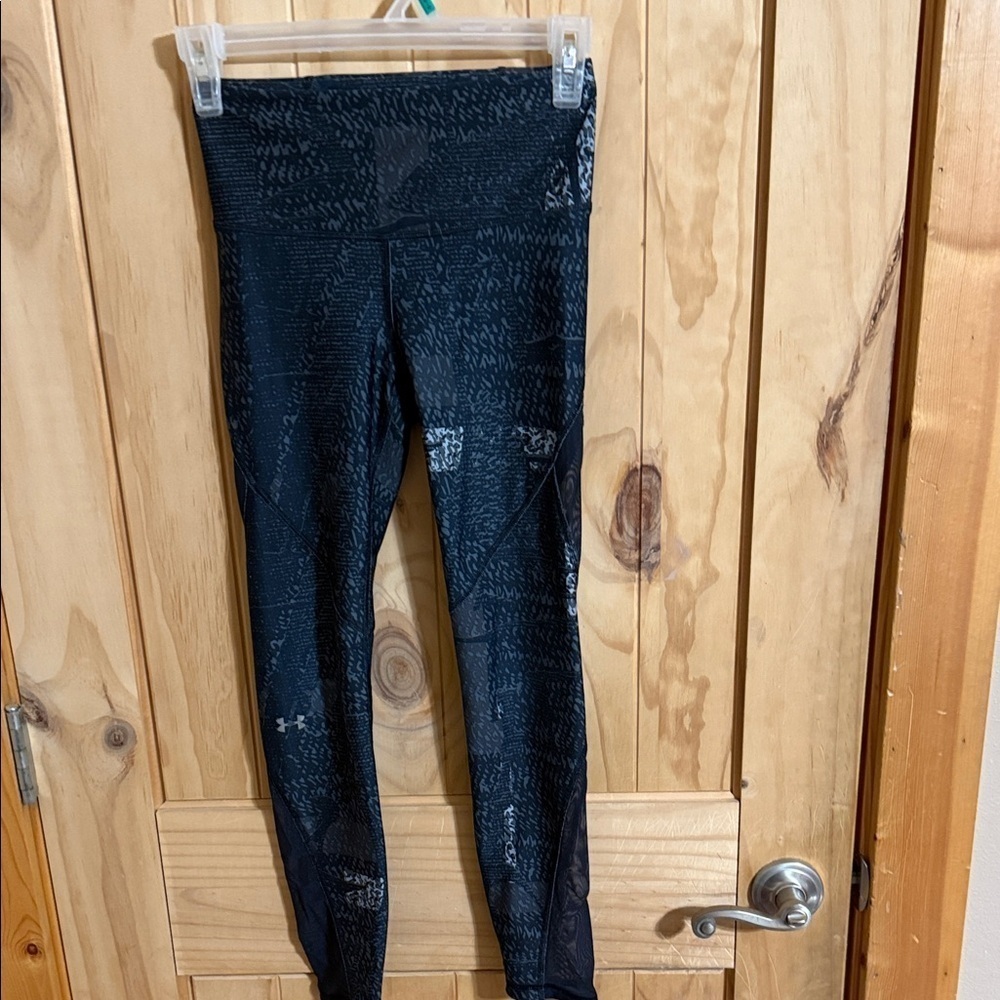 Juniors Under Armour Black Textured Leggings